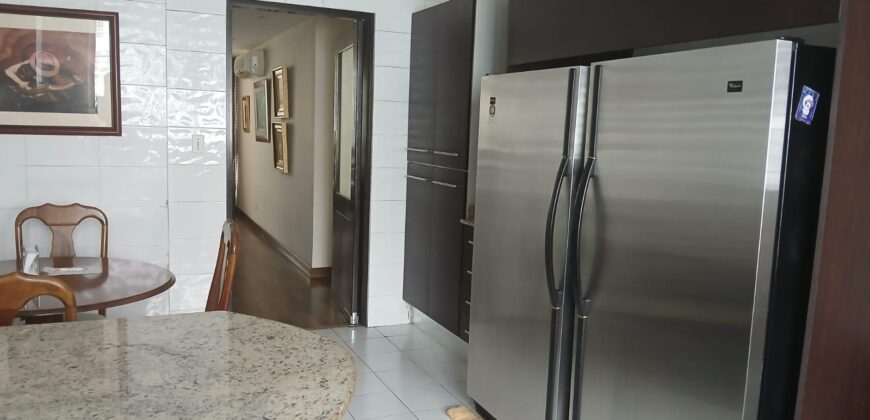 Vendo hermoso y céntrico apartamento en Marbella / Av. Balboa