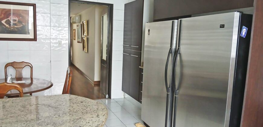 Vendo hermoso y céntrico apartamento en Marbella / Av. Balboa