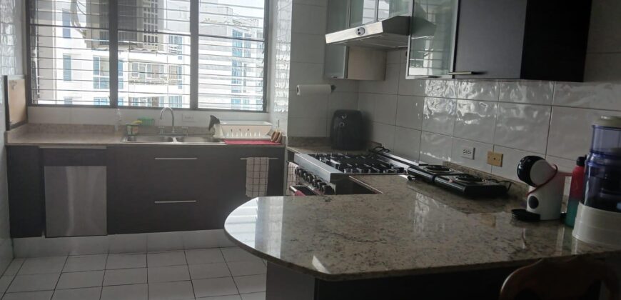 Vendo hermoso y céntrico apartamento en Marbella / Av. Balboa