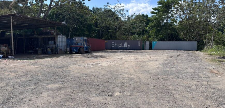 Alquiler de galera, oficina y amplio terreno de 4 mil metros aproximadamente