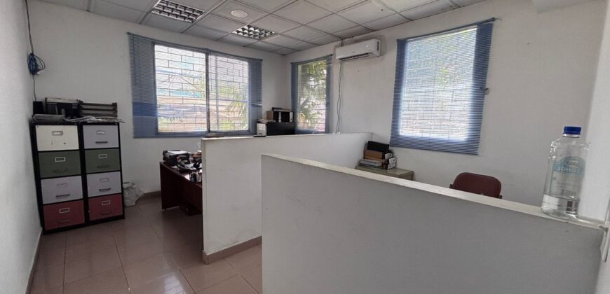 Alquiler de galera, oficina y amplio terreno de 4 mil metros aproximadamente