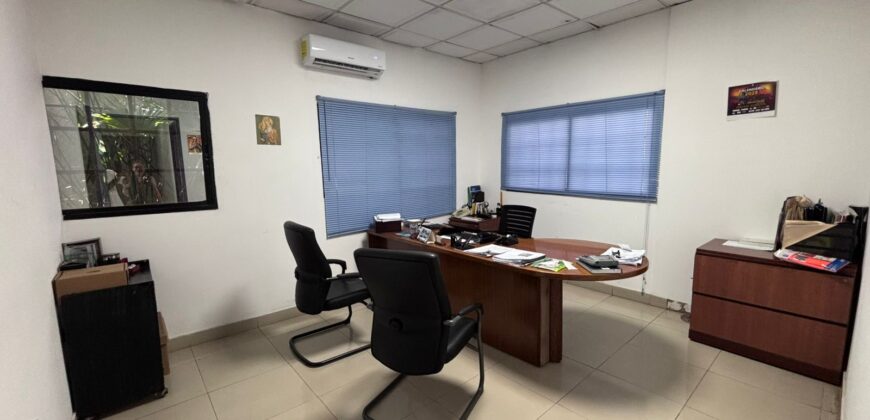 Alquiler de galera, oficina y amplio terreno de 4 mil metros aproximadamente