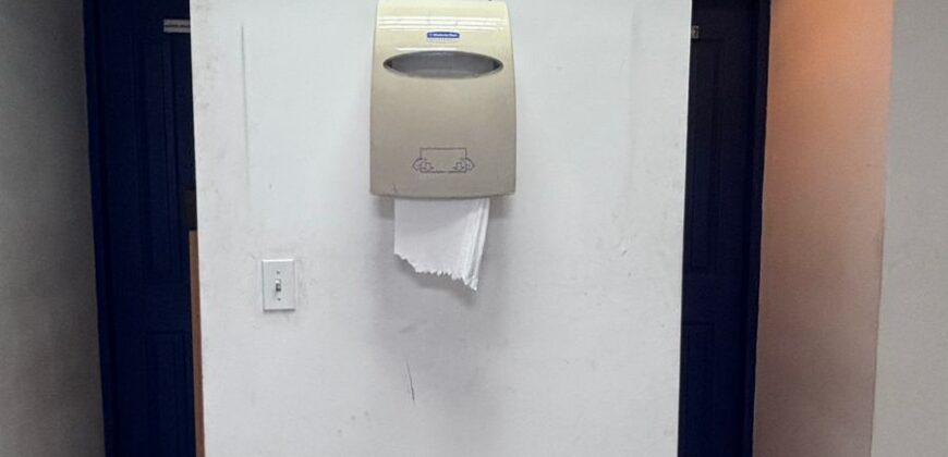 Alquiler de galera, oficina y amplio terreno de 4 mil metros aproximadamente