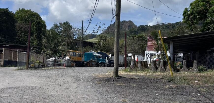 Vendo / alquilo terreno con galera en Las Cumbres, frente a carretera Transístmica