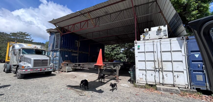 Vendo / alquilo terreno con galera en Las Cumbres, frente a carretera Transístmica