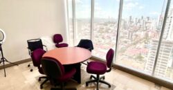 Alquilo amplia oficina en Avenida Balboa, con vista al mar