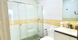 Alquilo amplia oficina en Avenida Balboa, con vista al mar