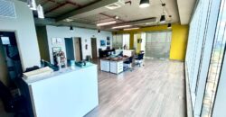 Alquilo amplia oficina en Avenida Balboa, con vista al mar