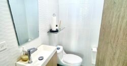 Alquilo amplia oficina en Avenida Balboa, con vista al mar