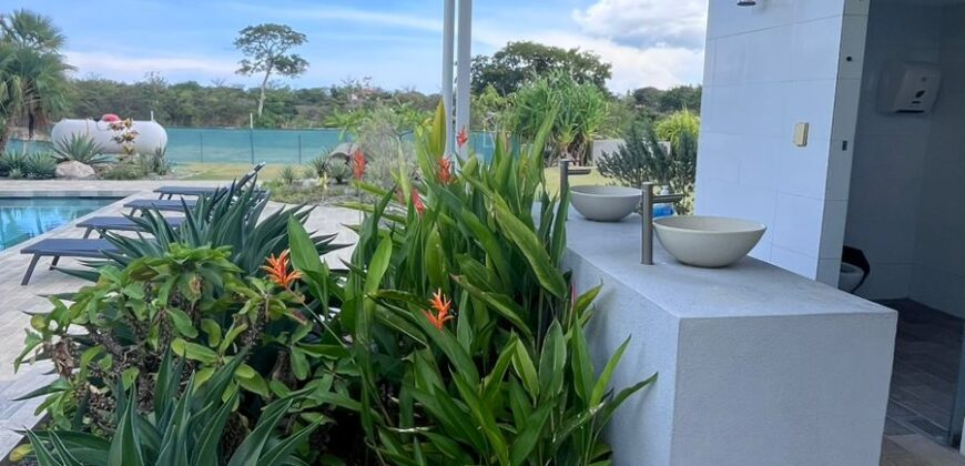 Alquilo espectacular casa con piscina en playa Punta Barco Viejo