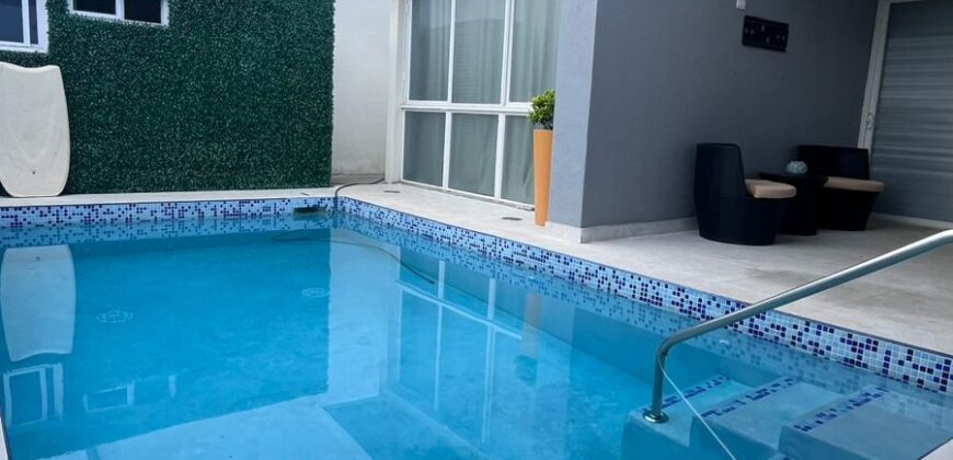 Alquilo espectacular casa con piscina en playa Punta Barco Viejo