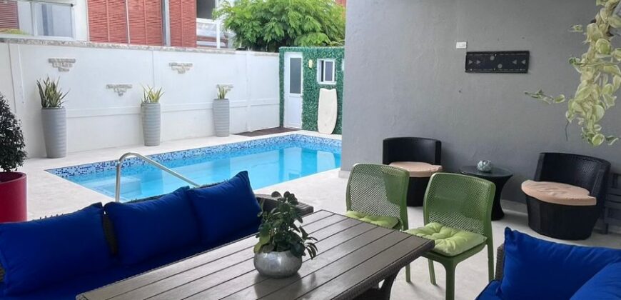 Alquilo espectacular casa con piscina en playa Punta Barco Viejo