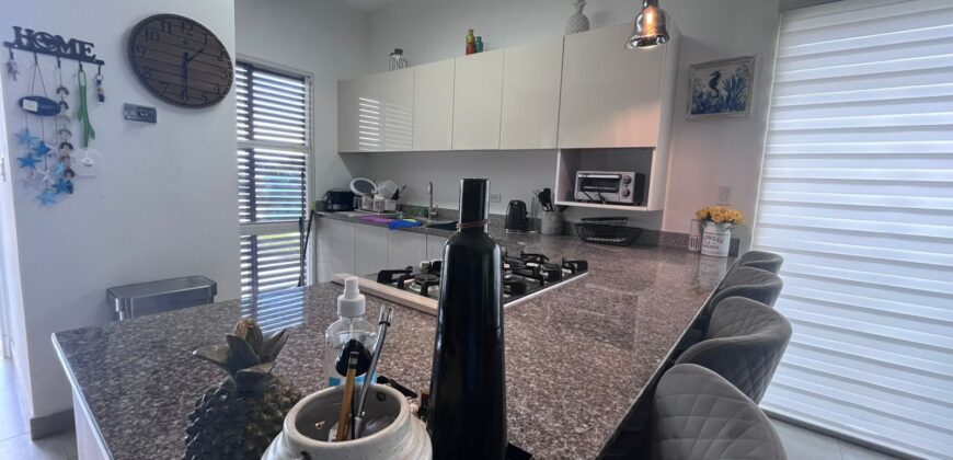 Alquilo espectacular casa con piscina en playa Punta Barco Viejo