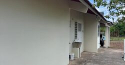 Alquiler de casa en equina, calle sin salida, cómoda y fresca ubicada en Arraiján