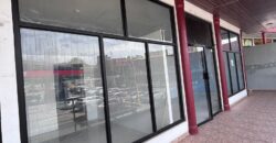 Alquilo oficina o local comercial con 5 divisiones con opción a removerlas Alquilo oficina o local comercial con 5 divisiones con opción a removerlas