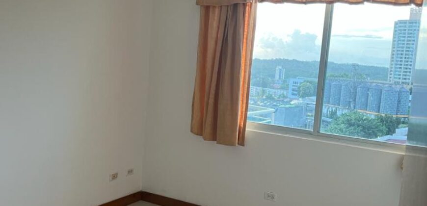 Alquilo apartamento hermoso y céntrico en El Cangrejo (PH Mont Royale – El Cangrejo) 