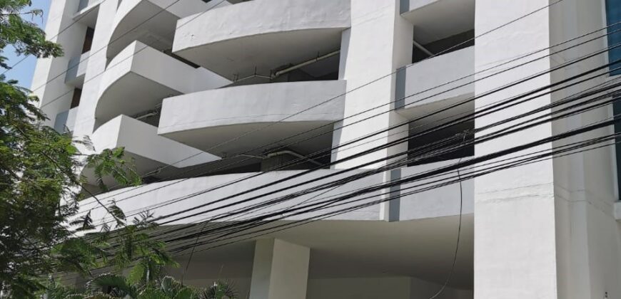 Alquilo apartamento hermoso y céntrico en El Cangrejo (PH Mont Royale – El Cangrejo) 