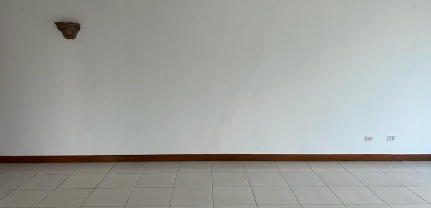 Alquilo apartamento hermoso y céntrico en El Cangrejo (PH Mont Royale – El Cangrejo) 