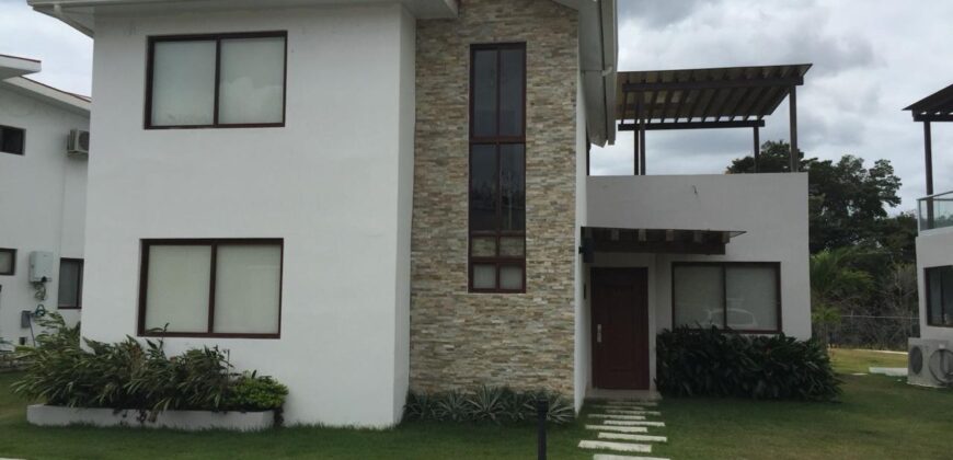 Alquilo casa de playa totalmente amoblada en Rio Mar.