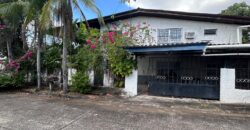 Vendo céntrica casa en equina en La Locería