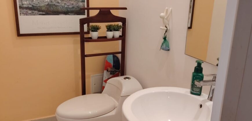 Alquilo amplio apartamento con amoblado en Clayton Park II