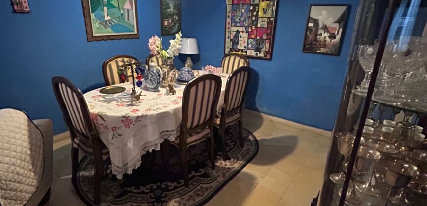 Vendo céntrica casa en equina en La Locería