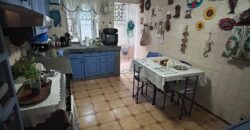 Vendo céntrica casa en equina en La Locería