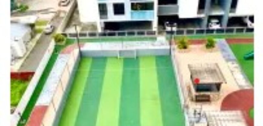 Alquilo céntrico y amplio apartamento amoblado en Condado del Rey