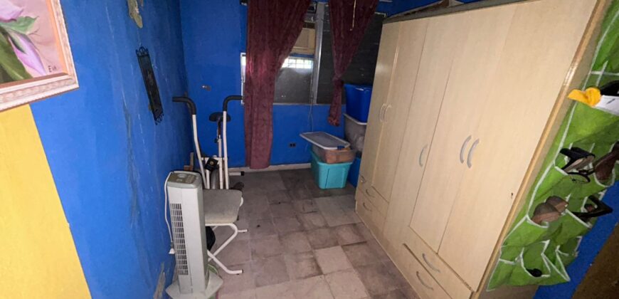 Vendo céntrica casa en equina en La Locería