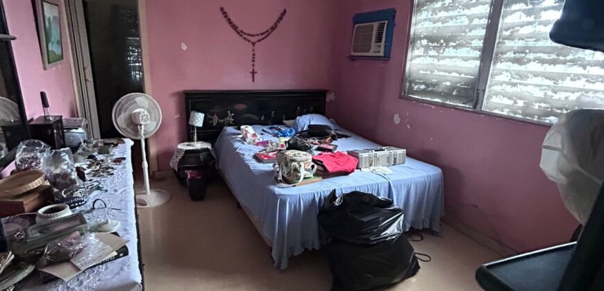 Vendo céntrica casa en equina en La Locería
