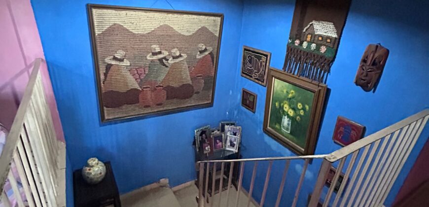 Vendo céntrica casa en equina en La Locería