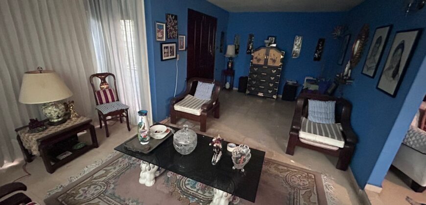 Vendo céntrica casa en equina en La Locería