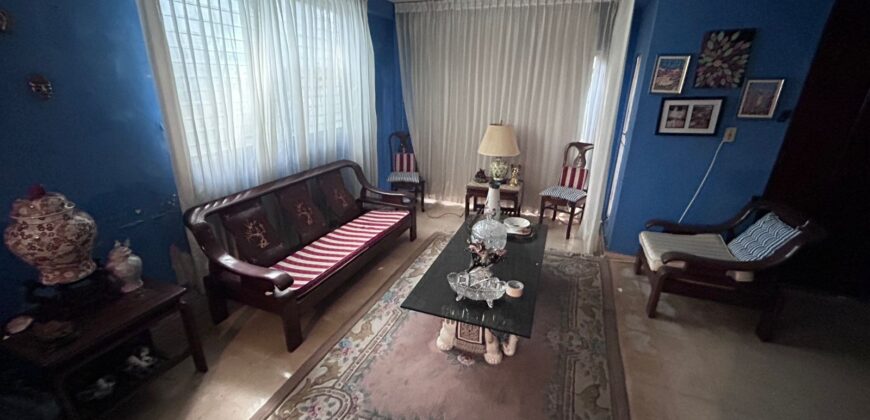 Vendo céntrica casa en equina en La Locería