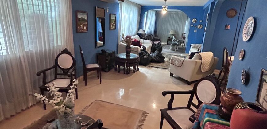Vendo céntrica casa en equina en La Locería