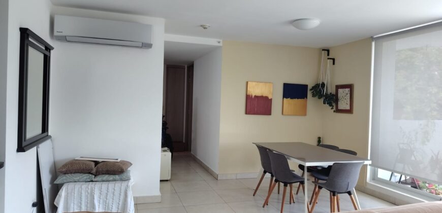 Alquilo amplio apartamento con amoblado en Clayton Park II