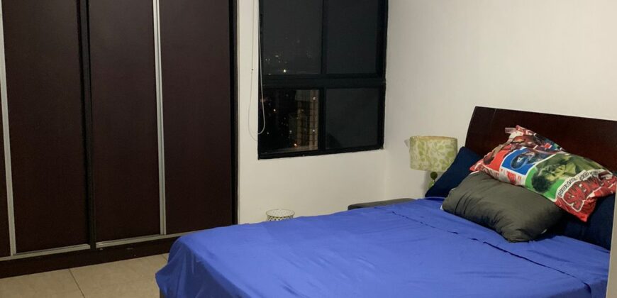 Alquilo céntrico y amplio apartamento amoblado en Condado del Rey