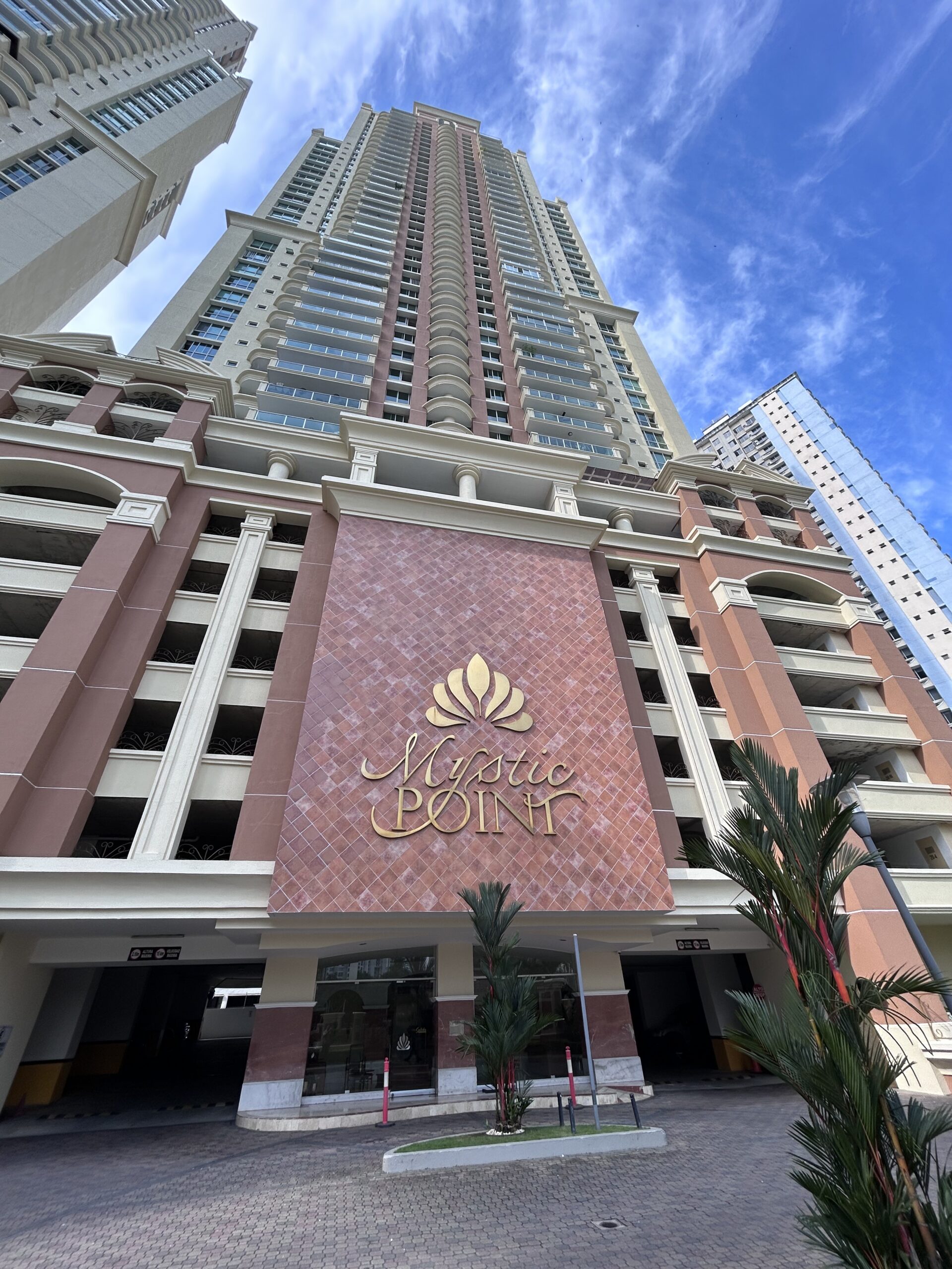 Vendo hermoso y amplio apartamento, con extraordinaria vista en Punta Pacífica.