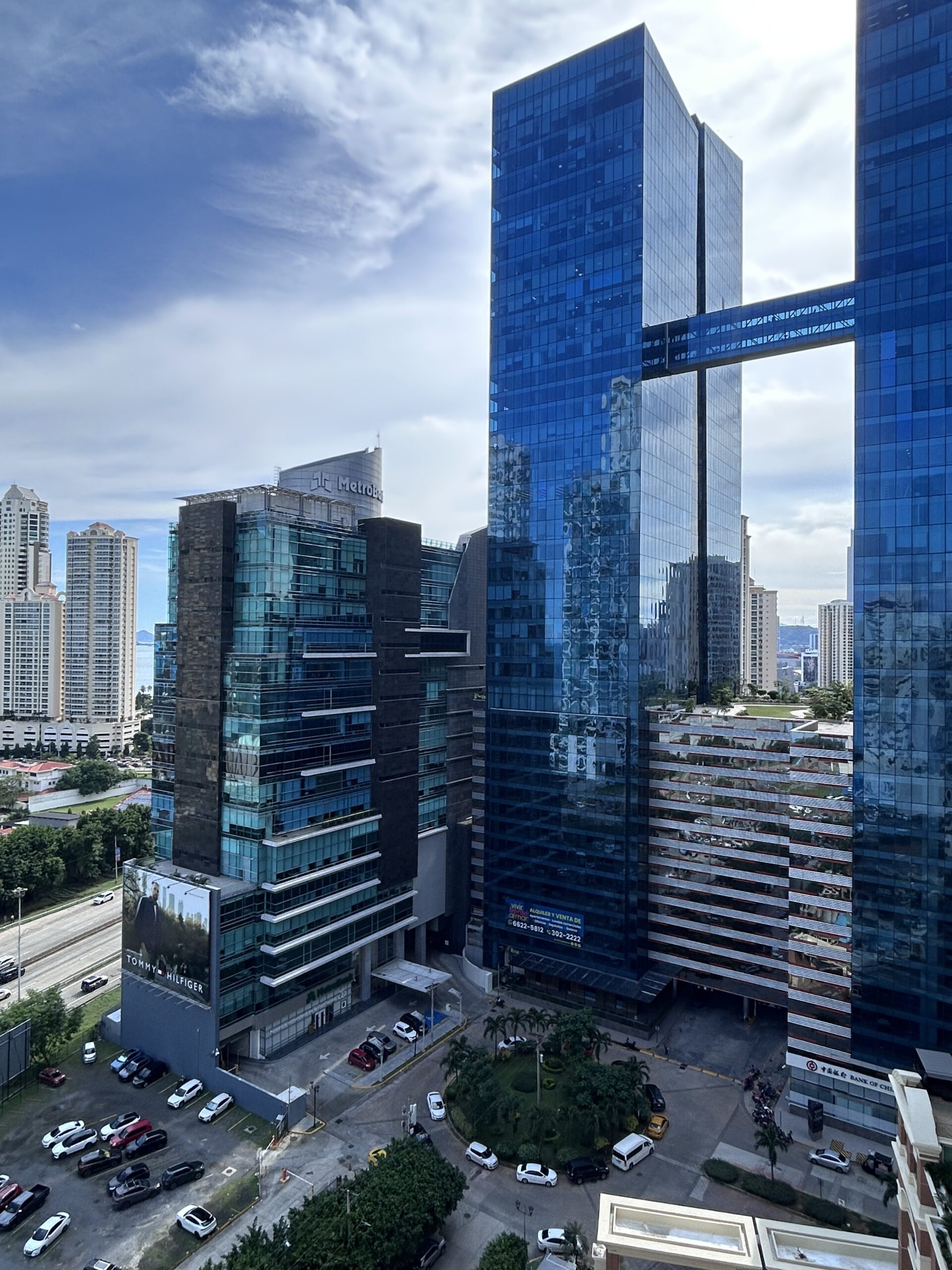 Vendo hermoso y amplio apartamento, con extraordinaria vista en Punta Pacífica.