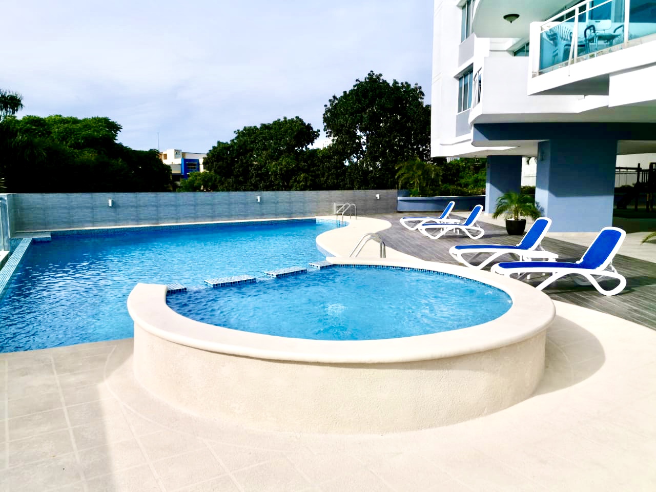 Vendo hermoso, céntrico y amplio apartamento en El Cangrejo