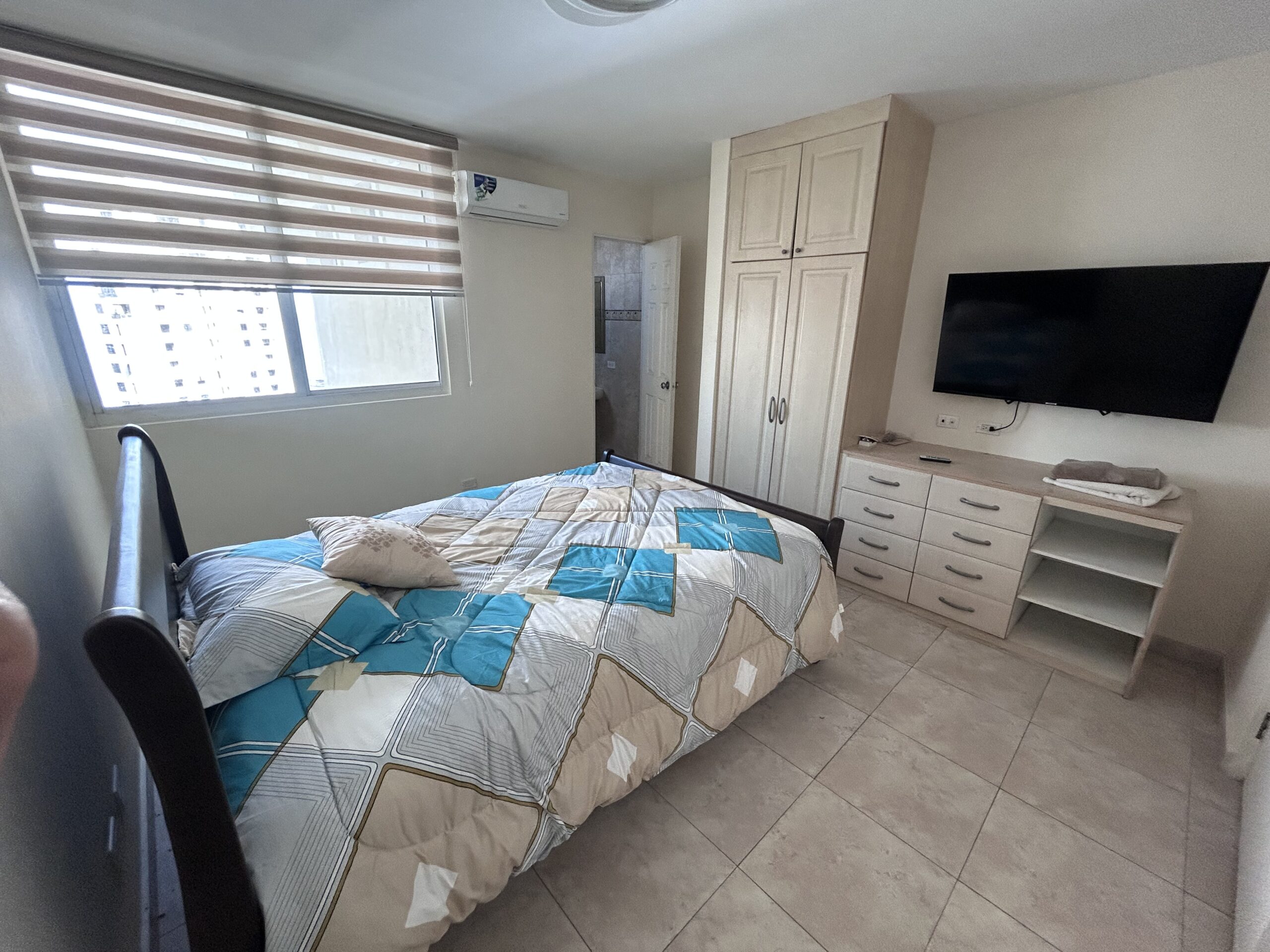 Vendo hermoso y amplio apartamento, con extraordinaria vista en Punta Pacífica.
