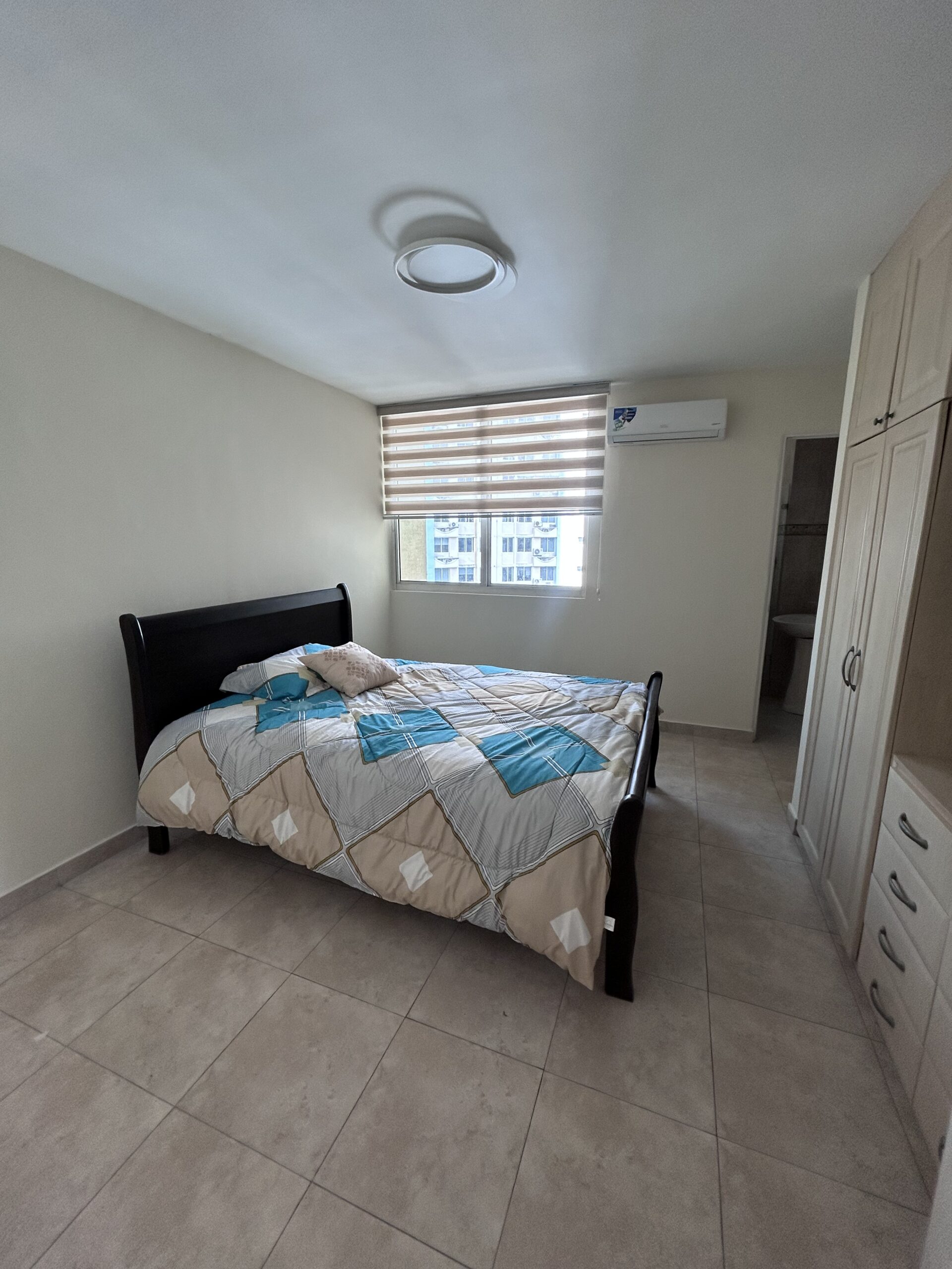 Vendo hermoso y amplio apartamento, con extraordinaria vista en Punta Pacífica.