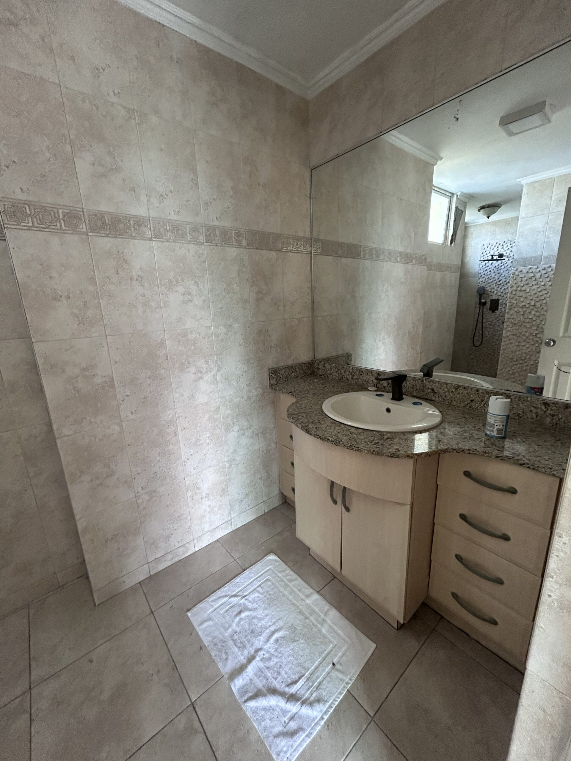 Vendo hermoso y amplio apartamento, con extraordinaria vista en Punta Pacífica.