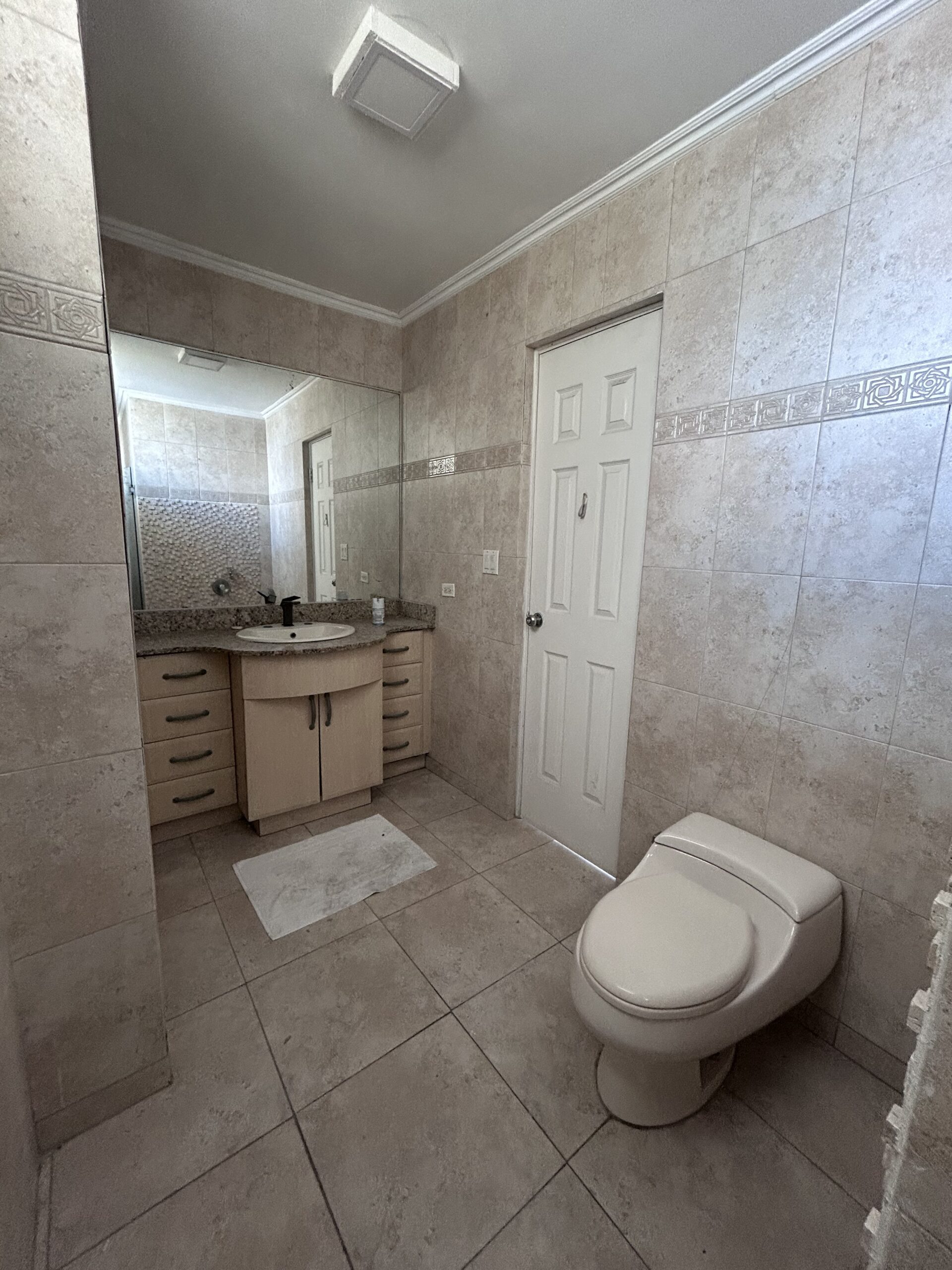 Vendo hermoso y amplio apartamento, con extraordinaria vista en Punta Pacífica.
