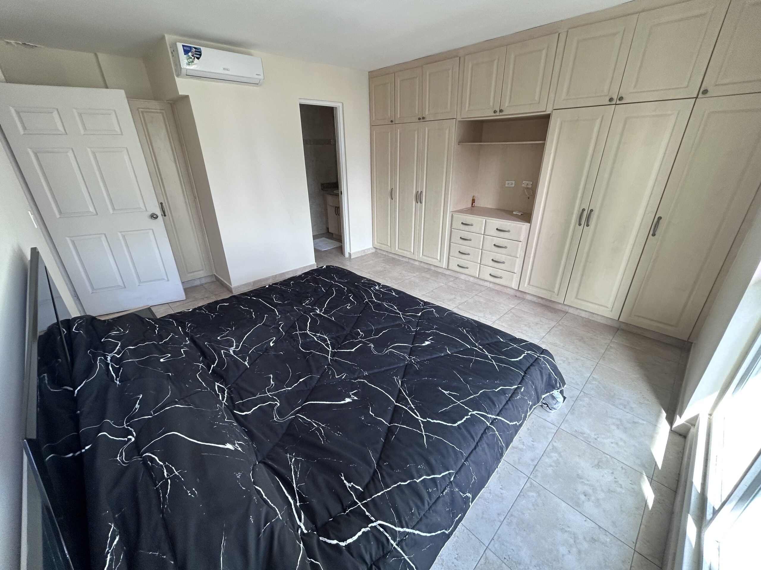 Vendo hermoso y amplio apartamento, con extraordinaria vista en Punta Pacífica.