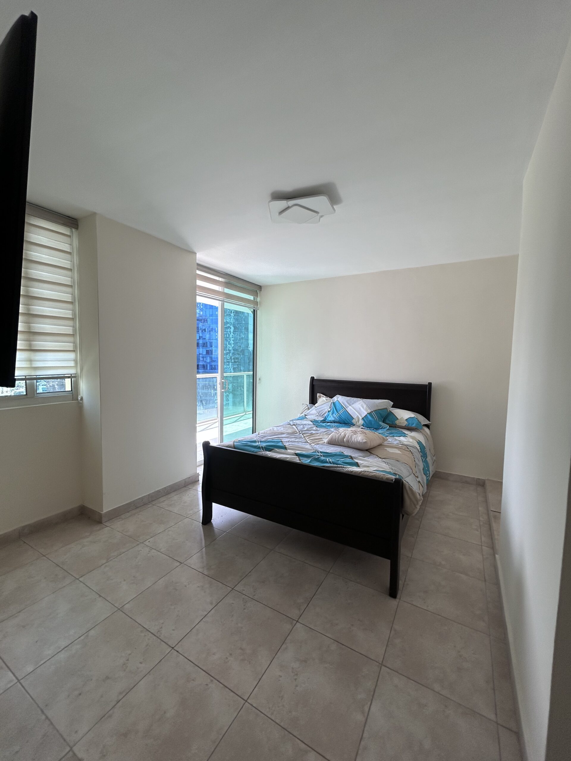 Vendo hermoso y amplio apartamento, con extraordinaria vista en Punta Pacífica.