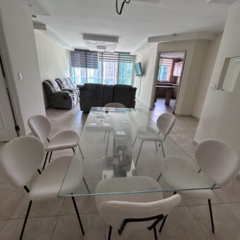 Vendo hermoso y amplio apartamento, con extraordinaria vista en Punta Pacífica.