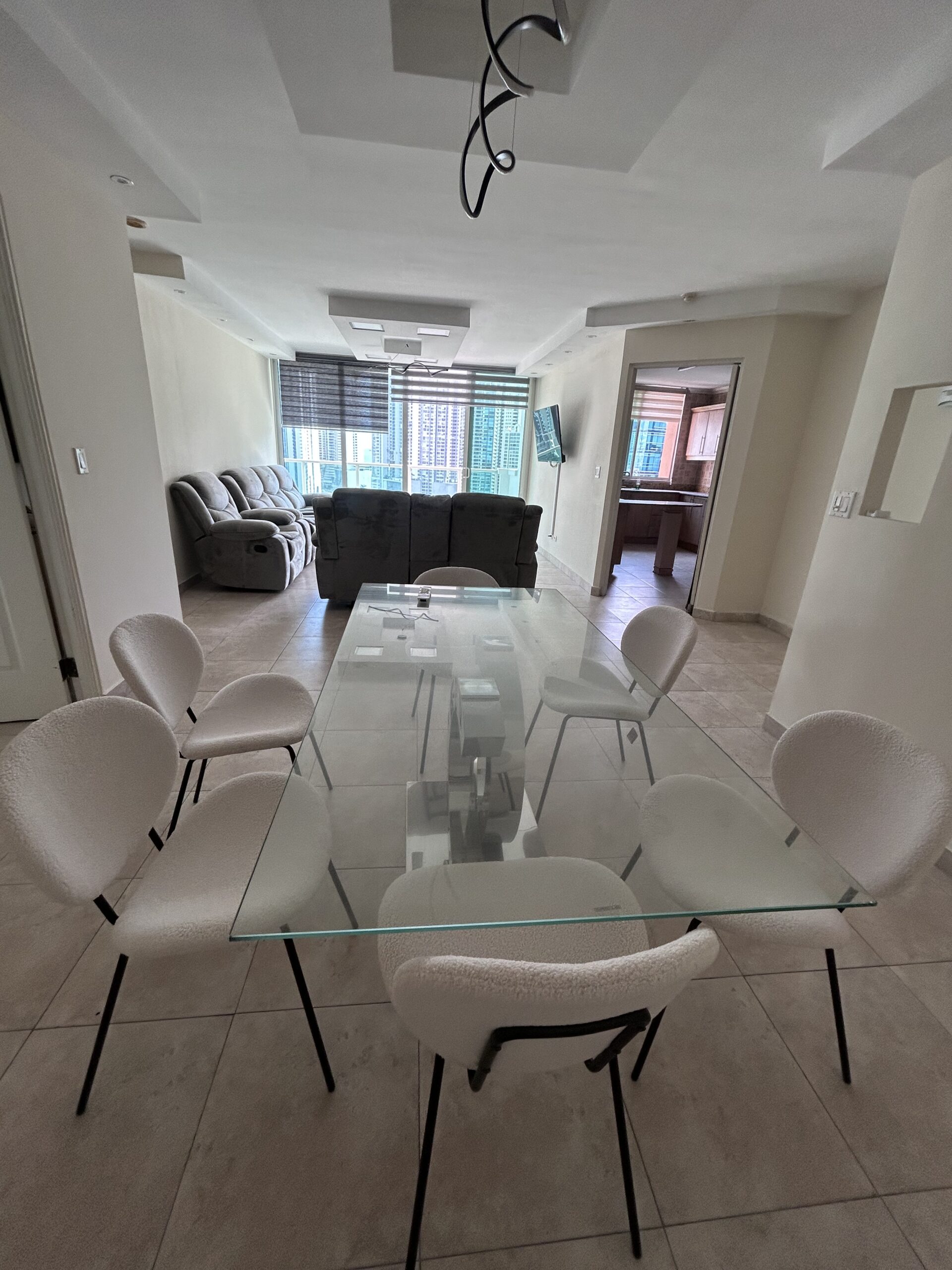 Vendo hermoso y amplio apartamento, con extraordinaria vista en Punta Pacífica.
