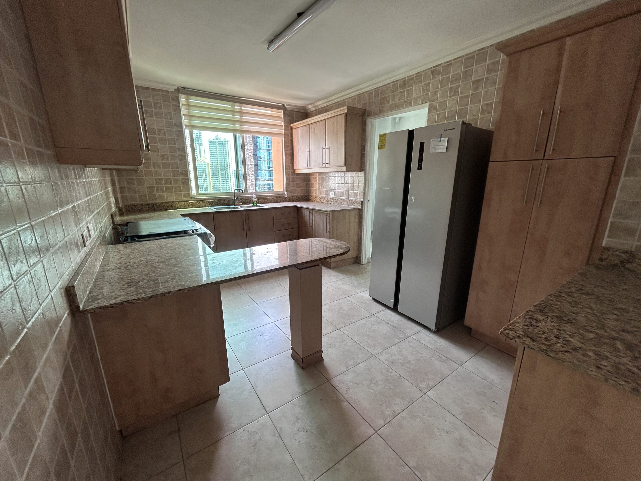 Vendo hermoso y amplio apartamento, con extraordinaria vista en Punta Pacífica.