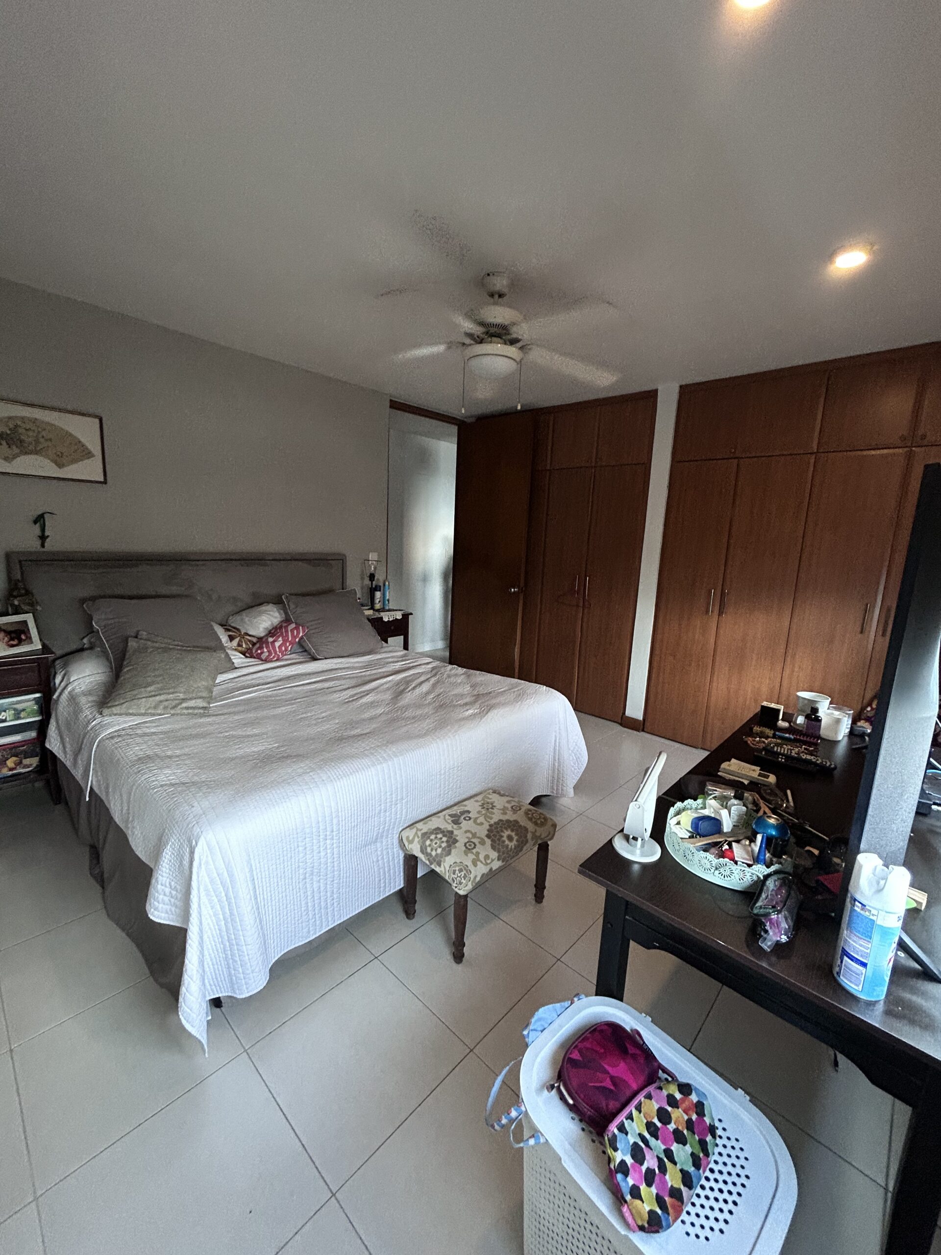 Vendo hermoso, céntrico y amplio apartamento en El Cangrejo