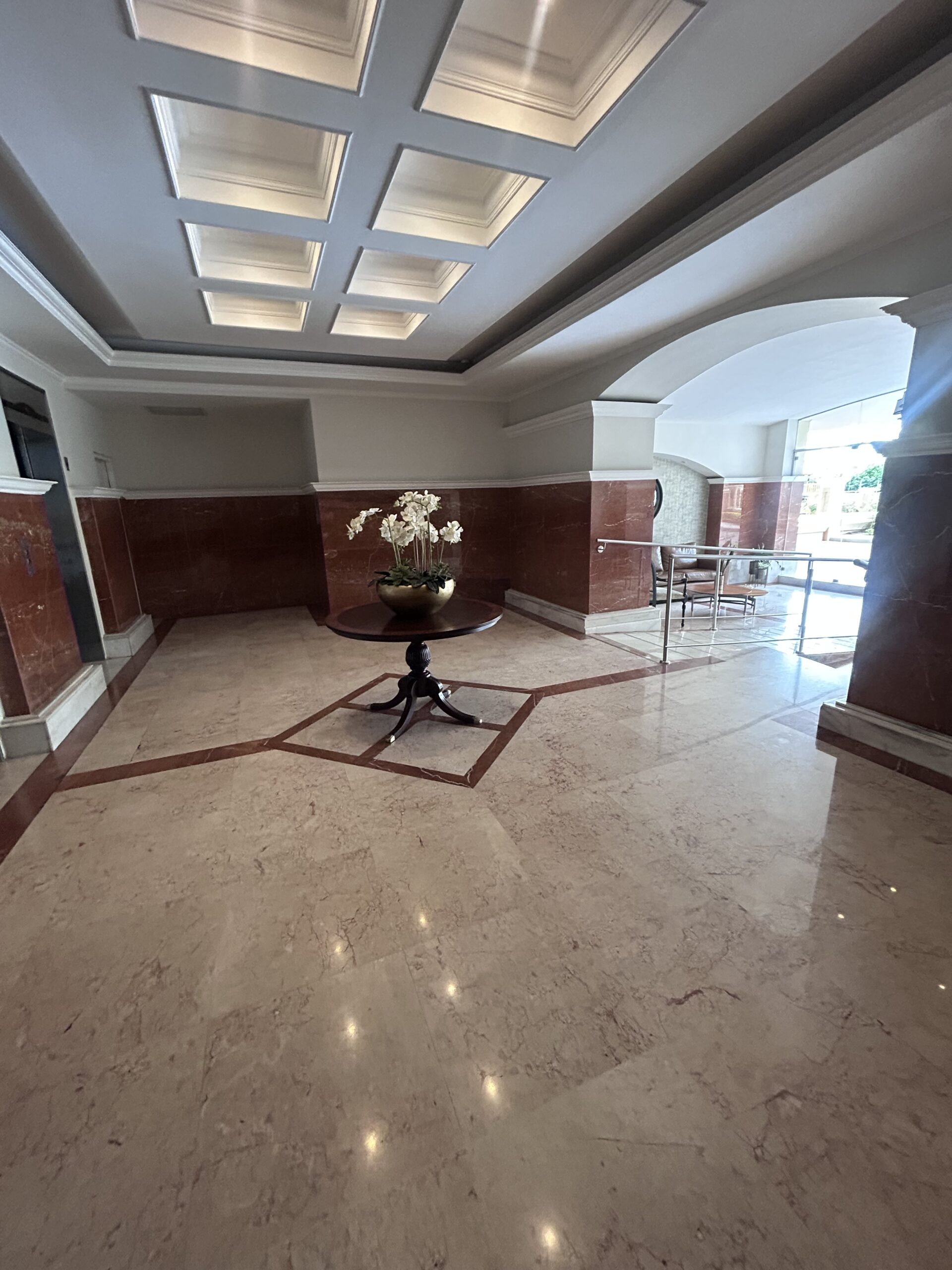 Vendo hermoso y amplio apartamento, con extraordinaria vista en Punta Pacífica.